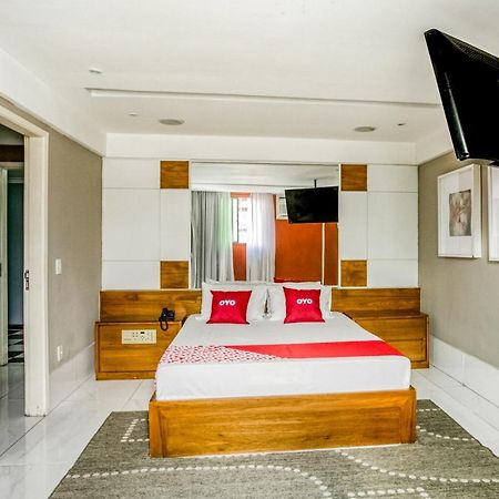Oyo Nobs Hotel, 圣若昂迪梅里蒂 外观 照片